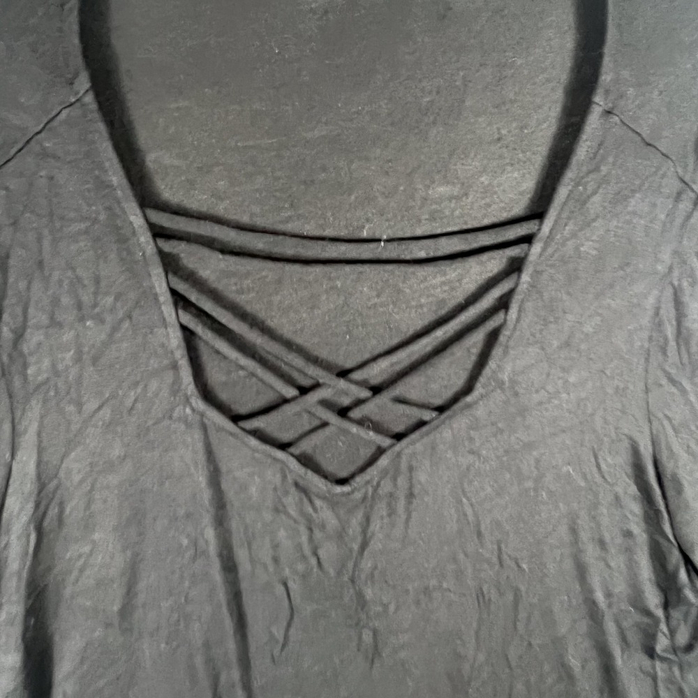Maurices Women's 2X Plus Black Criss Cross V-Neck Tunic Top Rayon Blend Long - Picture 2 of 6